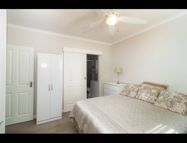 3 BEDROOM FREESTANDING TO LET IN SUNNINGDALE